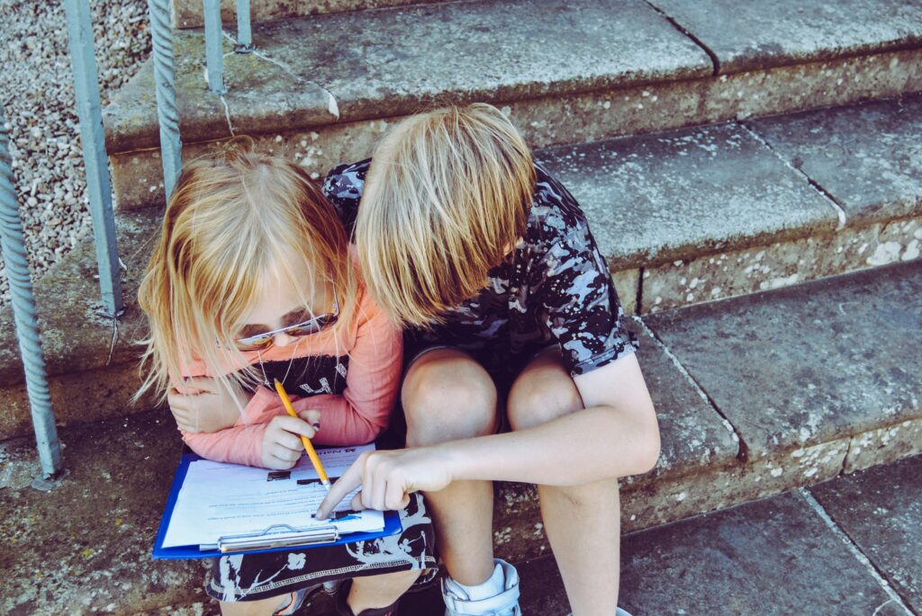 Prevedere degli obiettivi da raggiungere per creare coinvolgimento durante viaggi letterari con bambini
